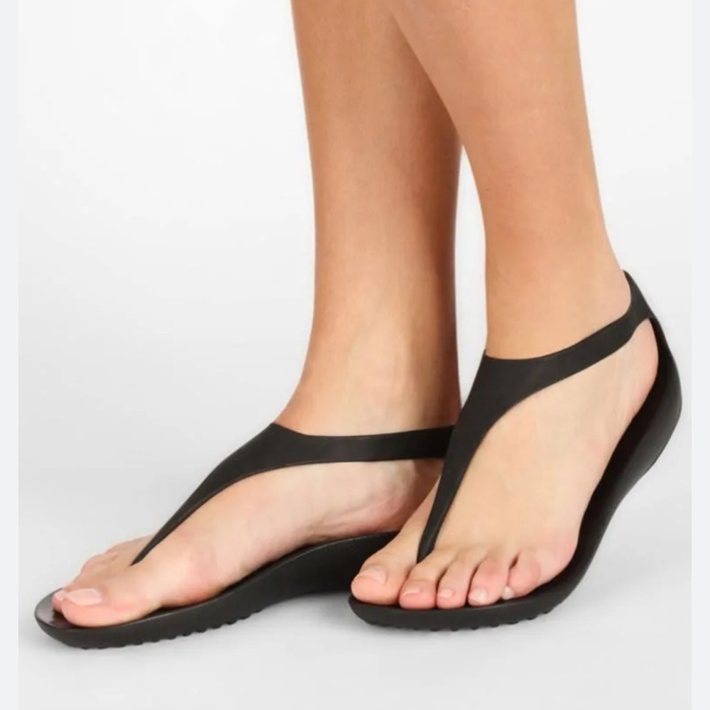 Crocs Women's Serena Flip Flops | Sandals for Women 9 black sold out rare